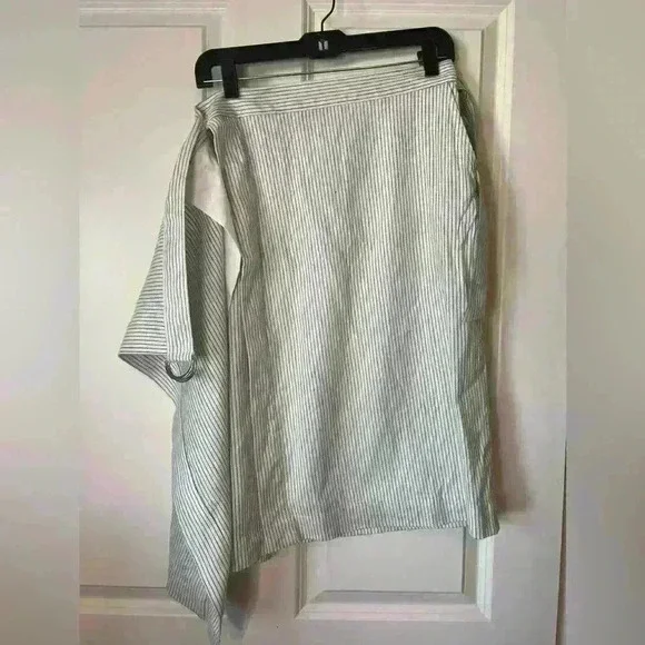 Banana Republic Cotton/Linen Wrap Skirt - Picture 3 of 12